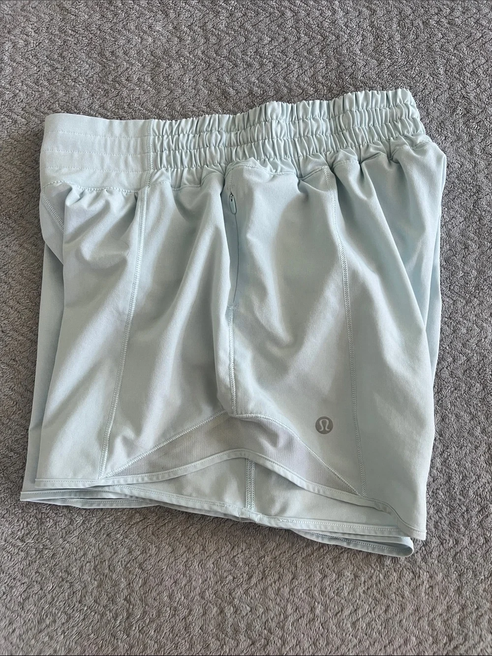 Lululemon Athletica Pastel Baby Blue Mid Rise Lined Hotty Hot Shorts Size 4